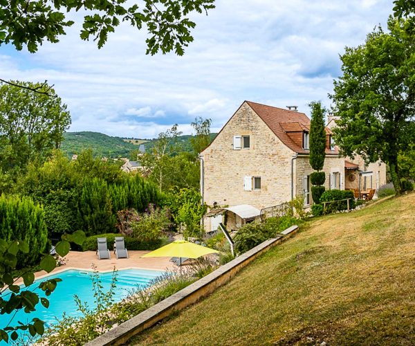 Piscine-de-la-Villa-Le-Prieure-du-Lot-ensemble-et-independants-83